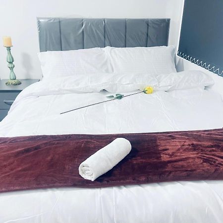 1 Bed Apartment With 2 Beds 1 Double Plus 1 Single Birmingham Eksteriør bilde