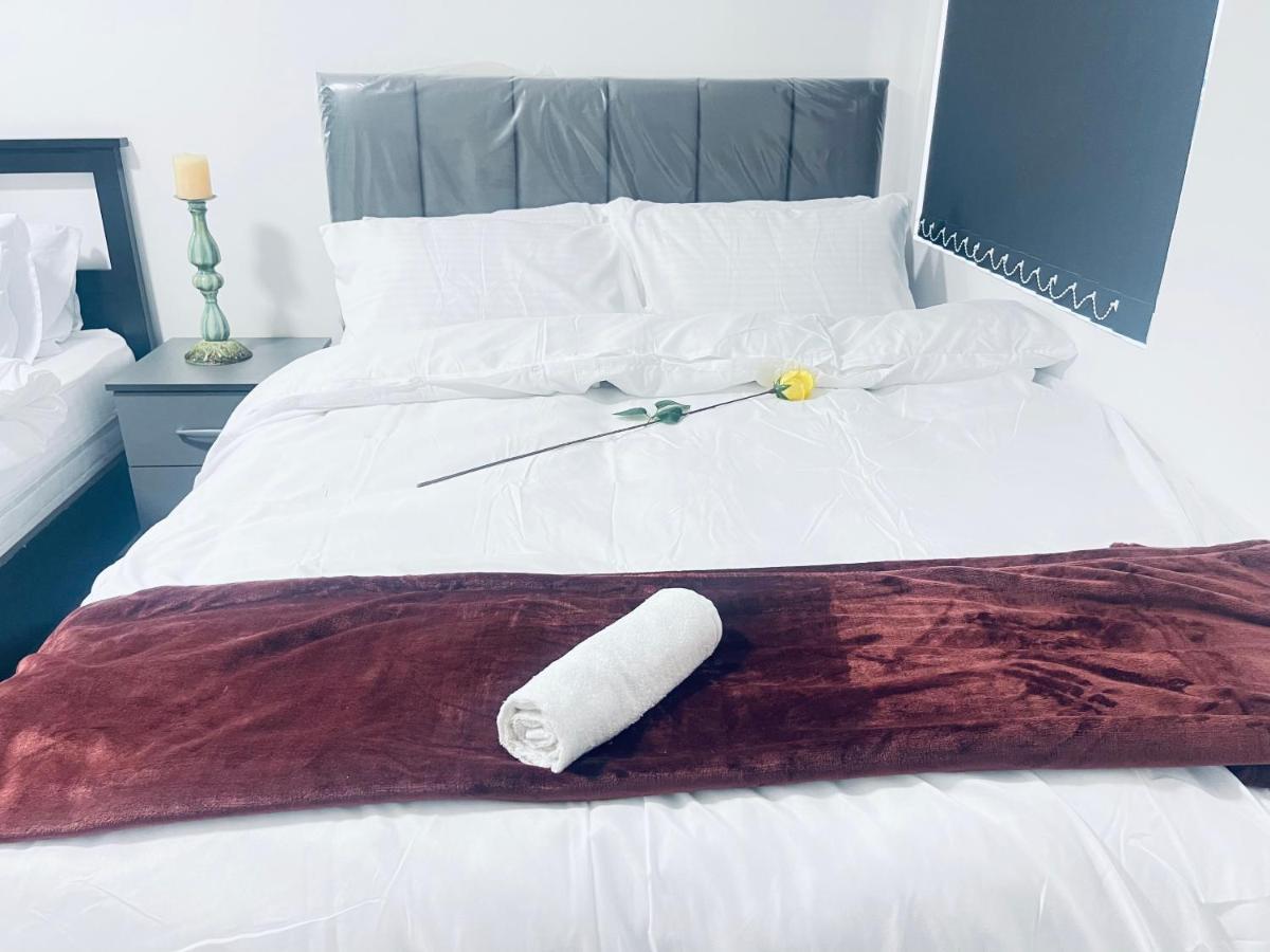 1 Bed Apartment With 2 Beds 1 Double Plus 1 Single Birmingham Eksteriør bilde