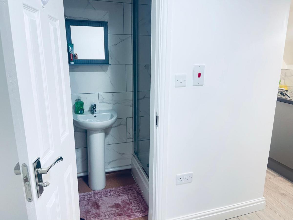 1 Bed Apartment With 2 Beds 1 Double Plus 1 Single Birmingham Eksteriør bilde