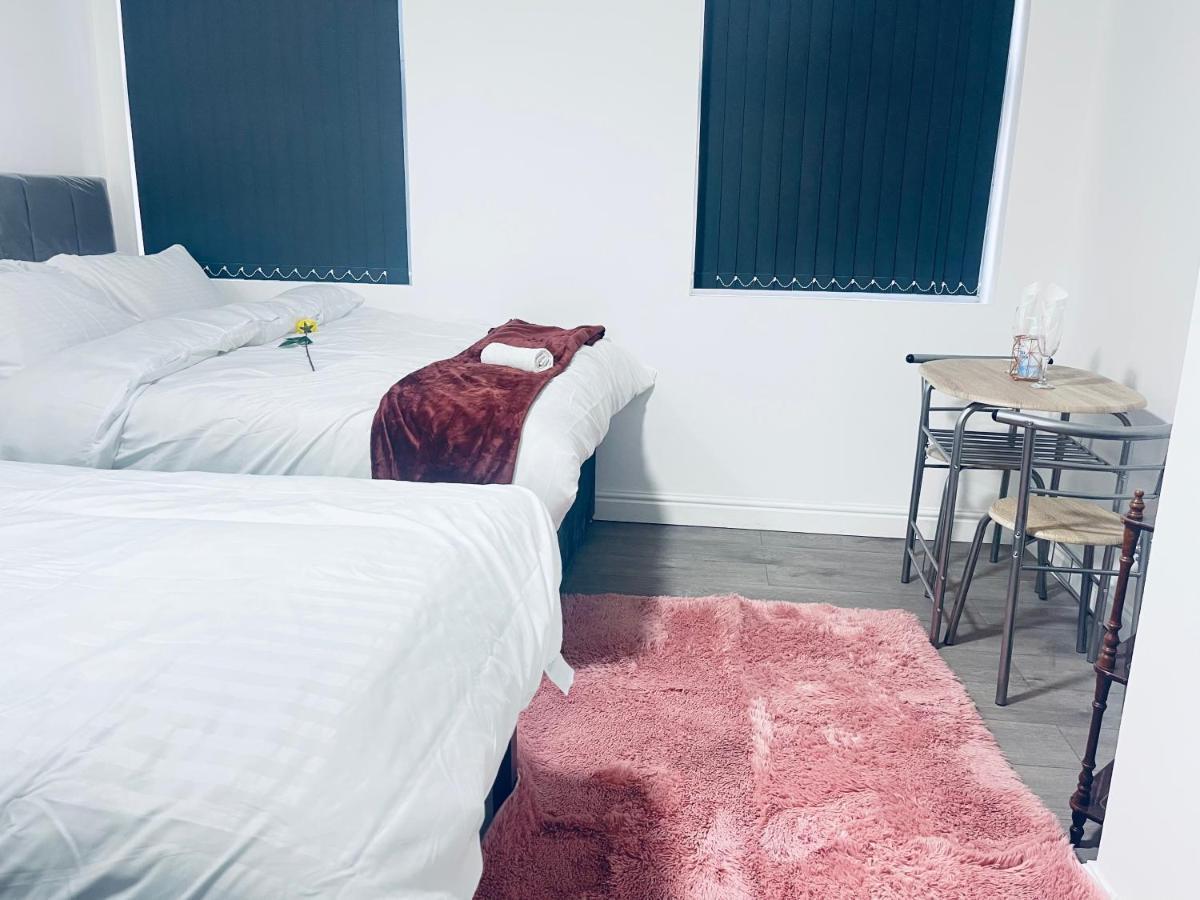 1 Bed Apartment With 2 Beds 1 Double Plus 1 Single Birmingham Eksteriør bilde