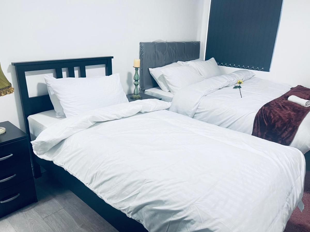 1 Bed Apartment With 2 Beds 1 Double Plus 1 Single Birmingham Eksteriør bilde