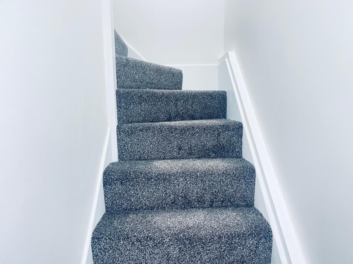 1 Bed Apartment With 2 Beds 1 Double Plus 1 Single Birmingham Eksteriør bilde