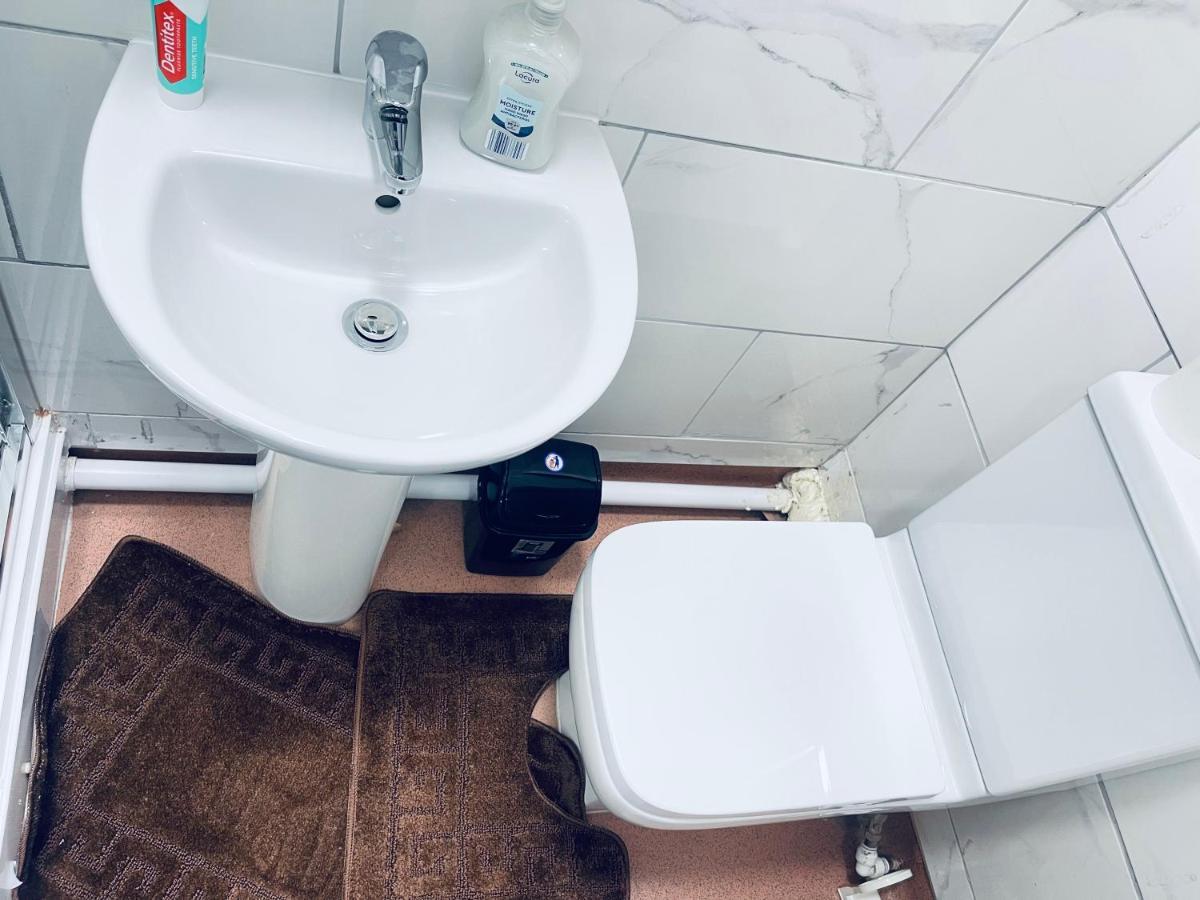 1 Bed Apartment With 2 Beds 1 Double Plus 1 Single Birmingham Eksteriør bilde