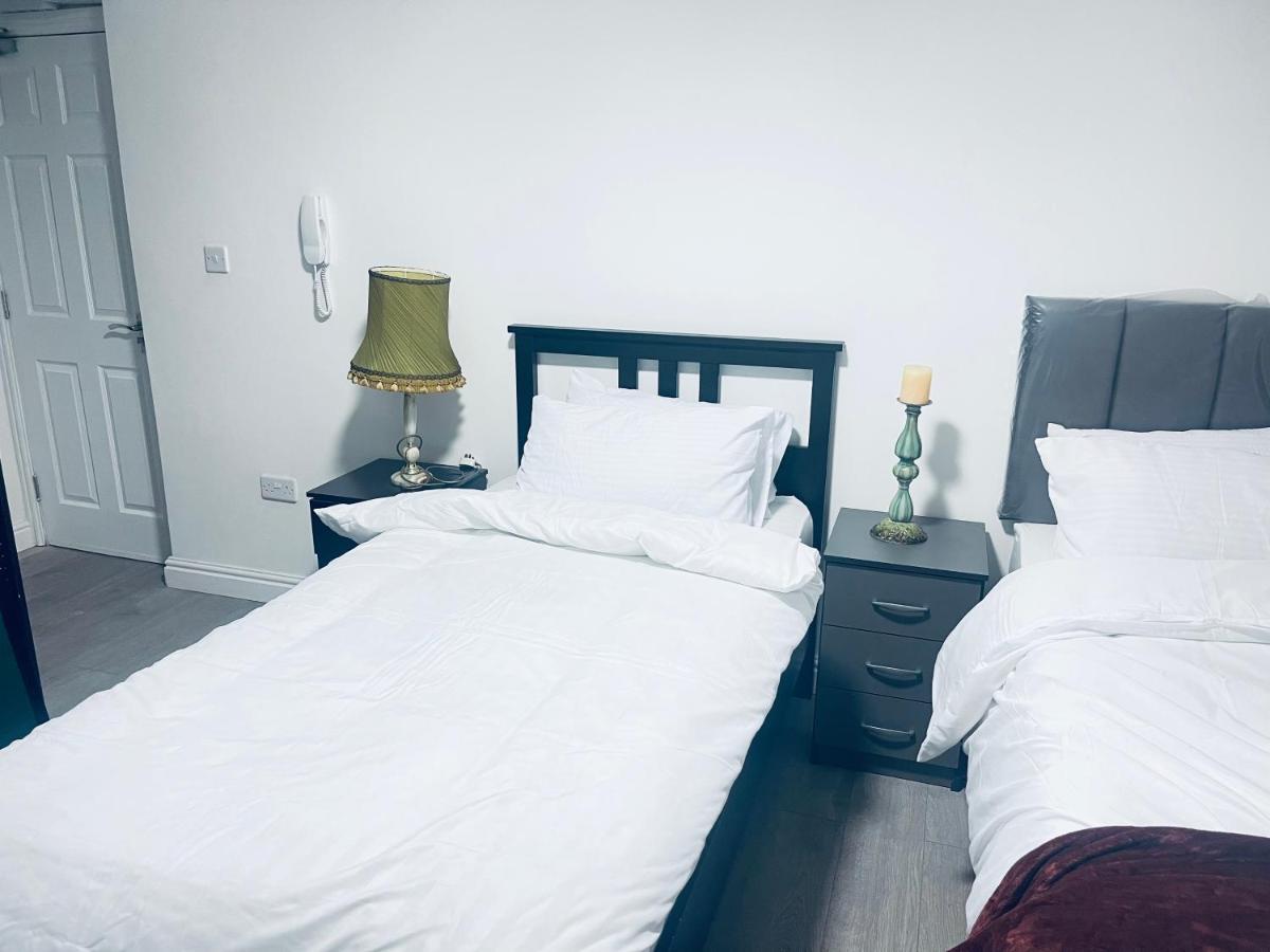 1 Bed Apartment With 2 Beds 1 Double Plus 1 Single Birmingham Eksteriør bilde