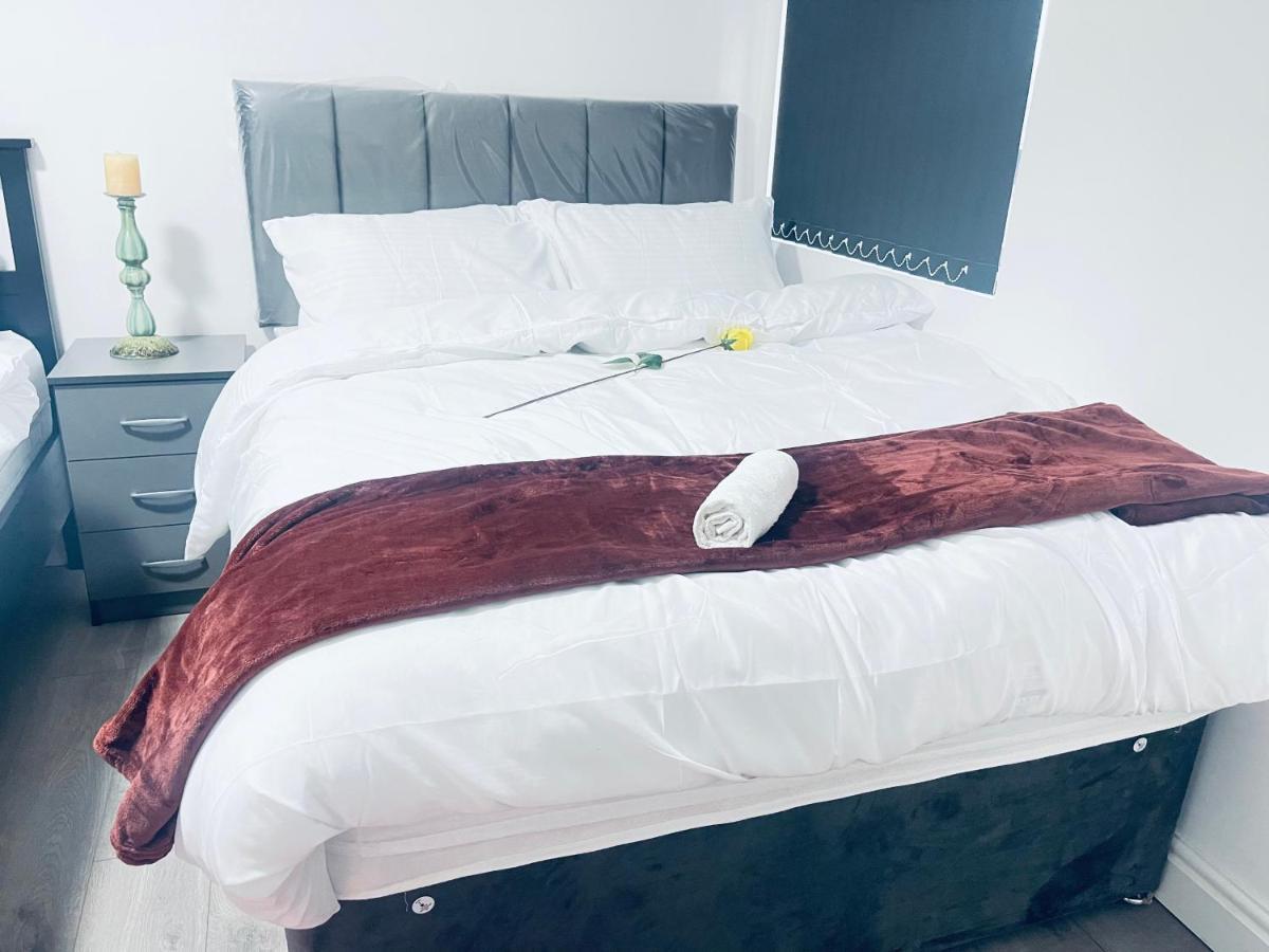 1 Bed Apartment With 2 Beds 1 Double Plus 1 Single Birmingham Eksteriør bilde